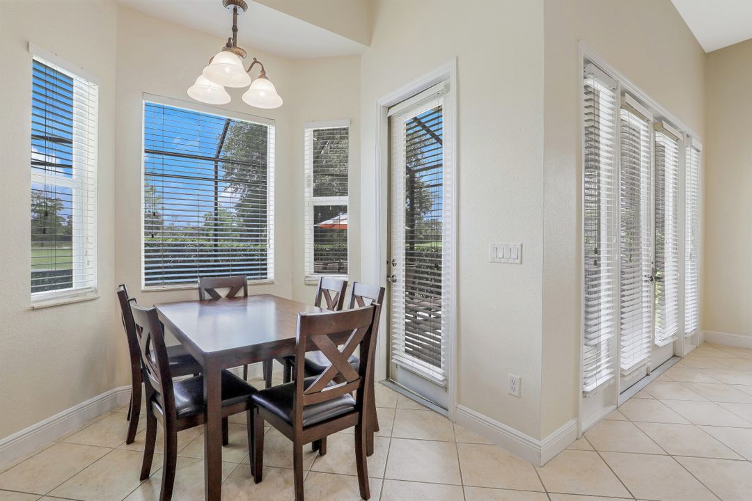 1717 Birdie Dr, Naples, FL 34120
