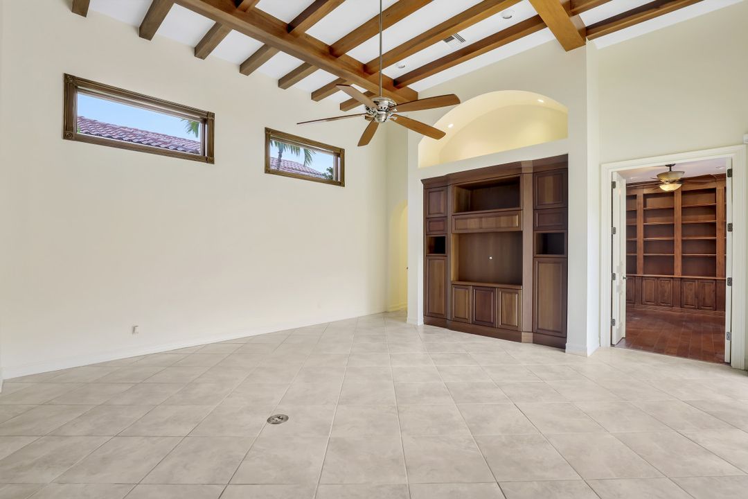 9155 Torrefino Ct, Naples, FL 34109