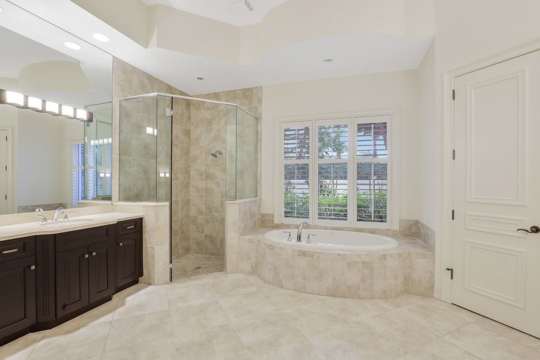 9155 Torrefino Ct, Naples, FL 34109