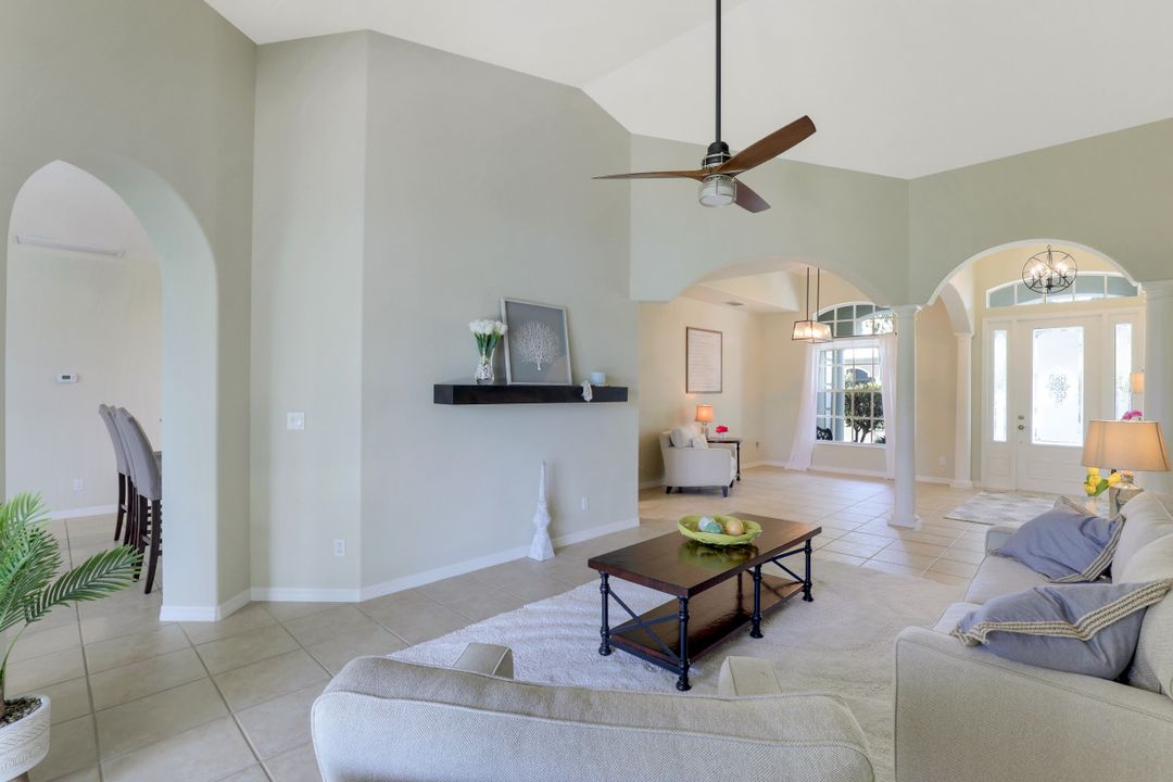 3738 Recreation Ln, Naples, FL 34116