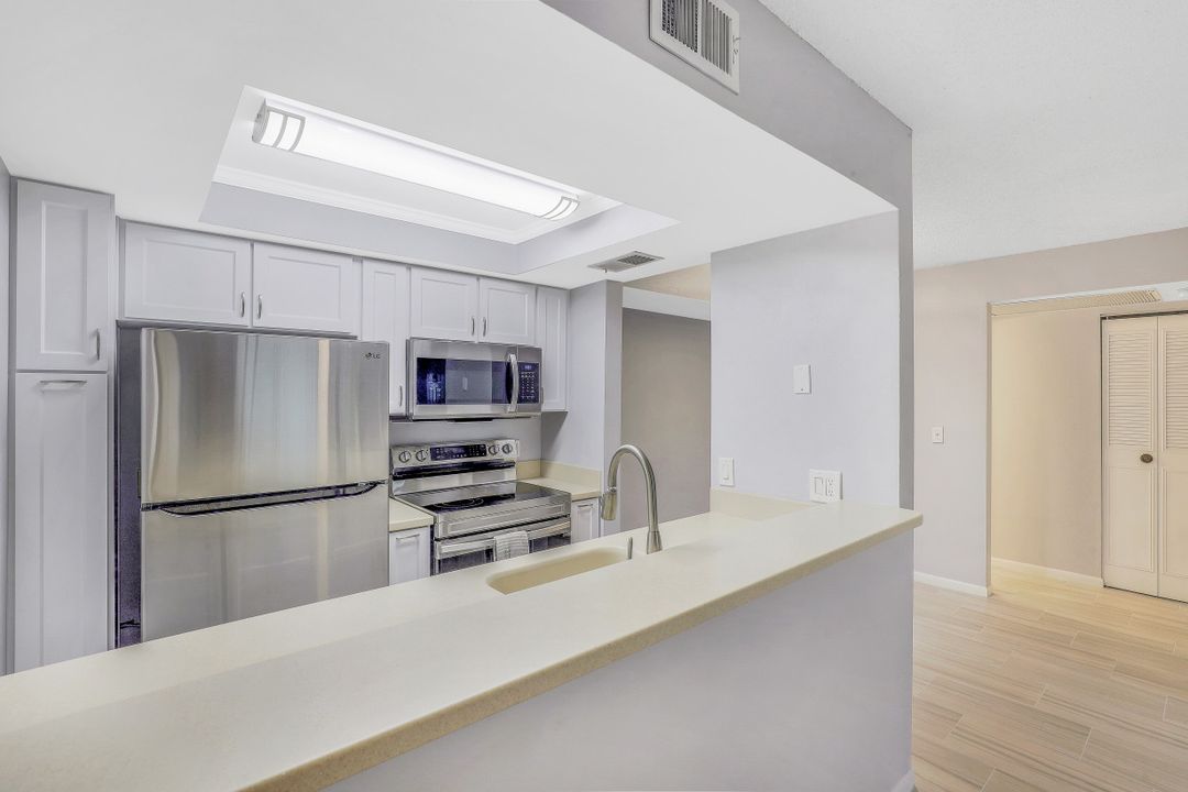 4275 27th Ct SW #104, Naples, FL 34116