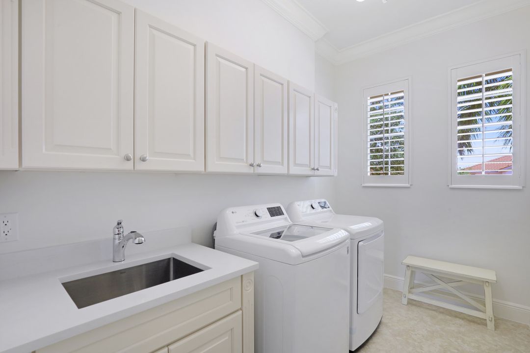 3176 Serena Ln #202, Naples, FL 34114