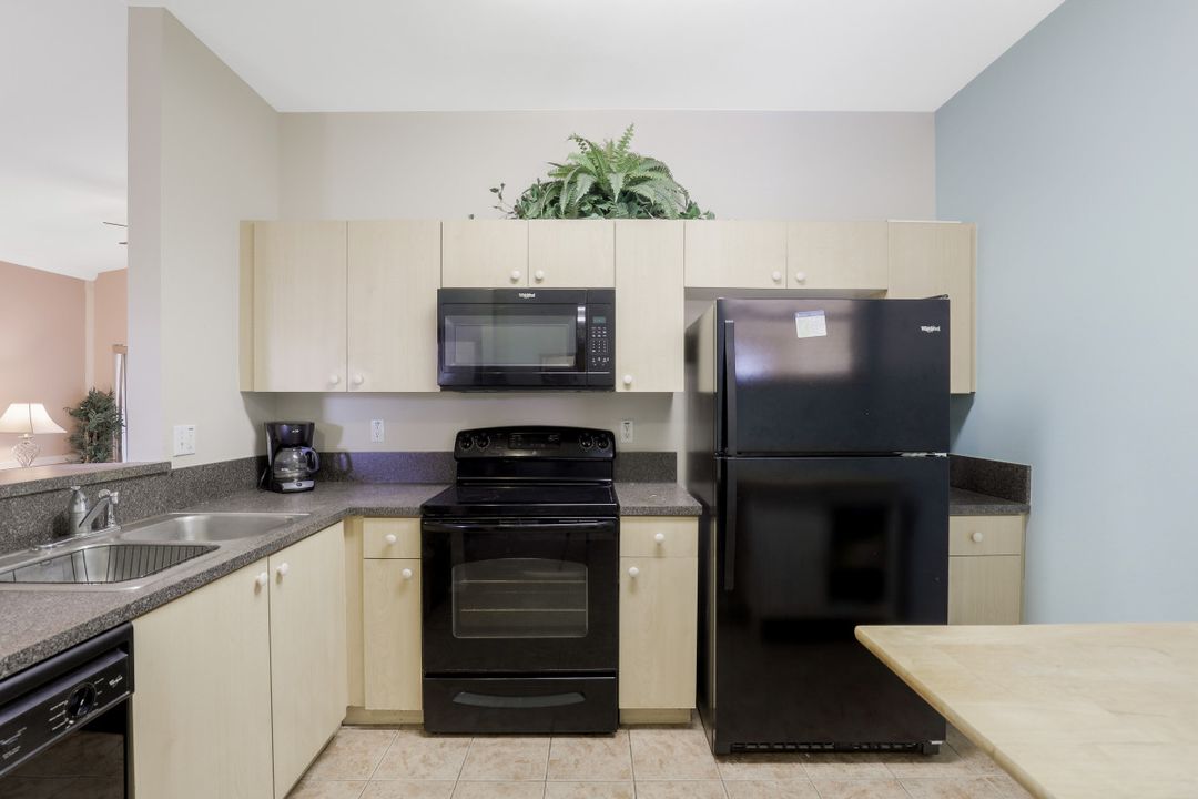 15369 Bellamar Cir, Fort Myers, FL 33908