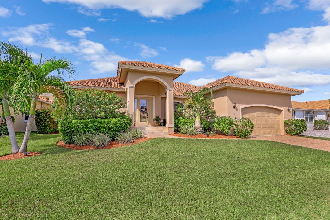 808 Seagrape Dr, Marco Island, FL 34145