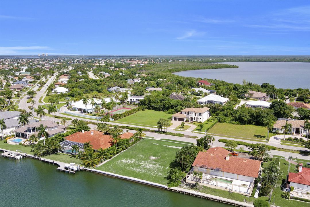 580 S Barfield Dr, Marco Island, FL 34145