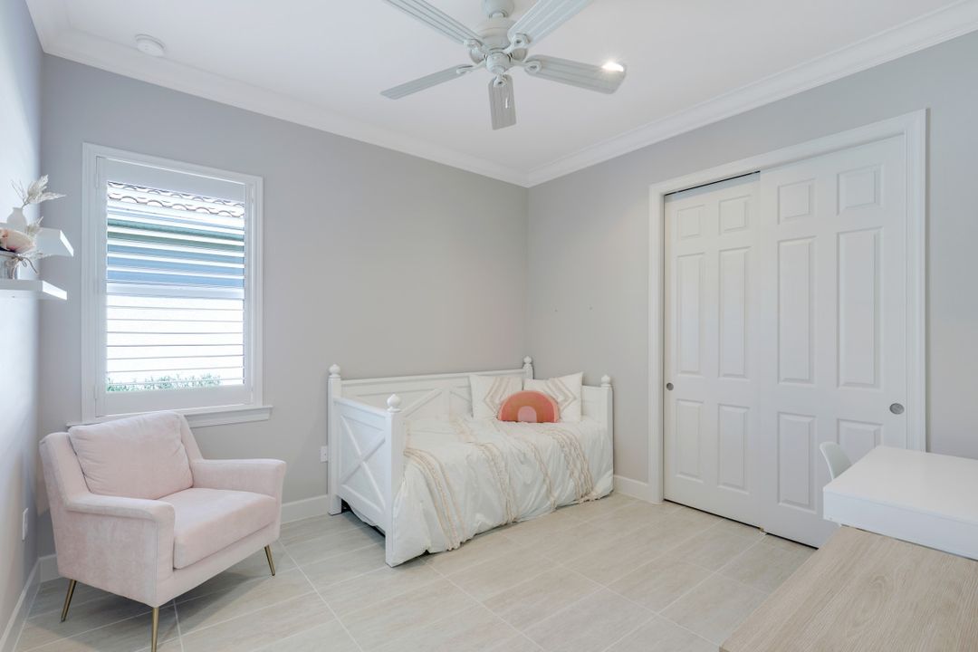 9273 Quarry Dr, Naples, FL 34120