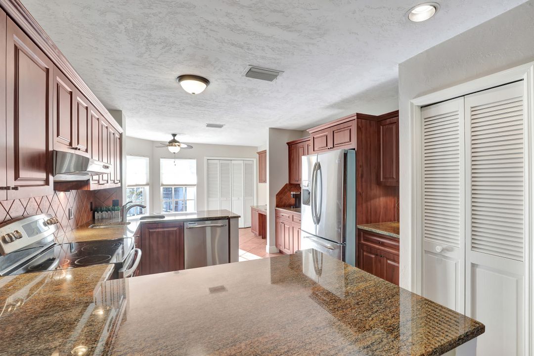 253 Via Perignon, Naples, FL 34119