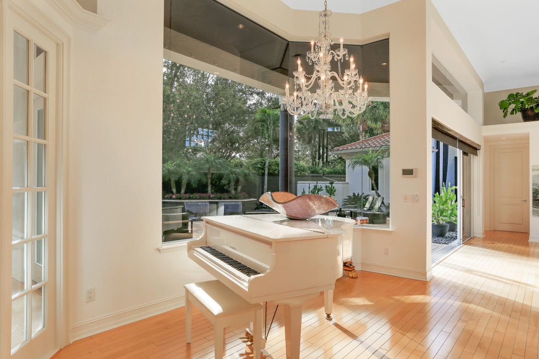 1108 Grand Isle Dr, Naples, FL 34108