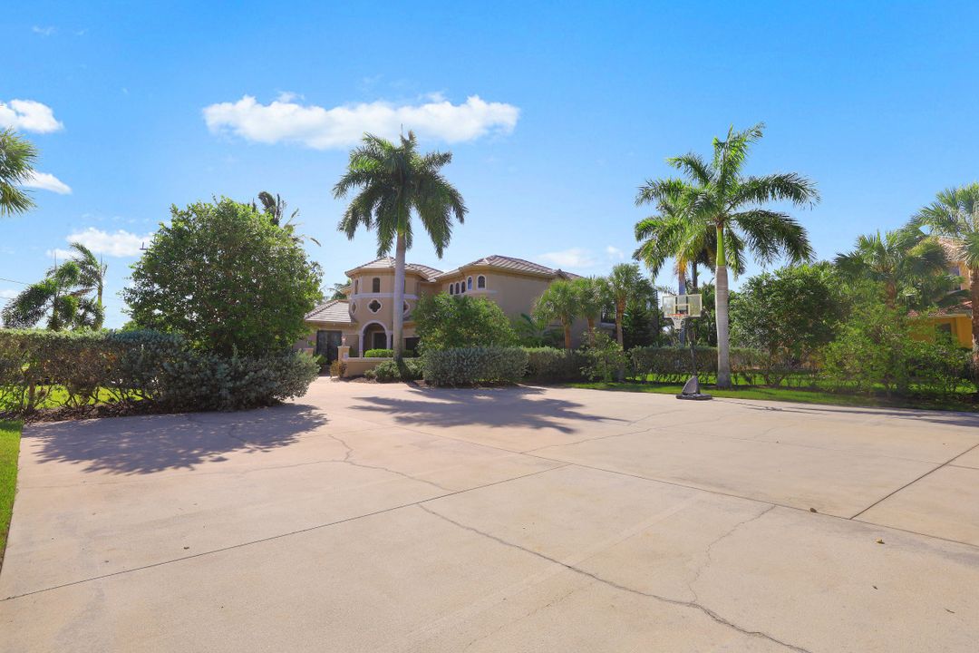 2604 Cape Coral Pkwy W, Cape Coral, FL 33914