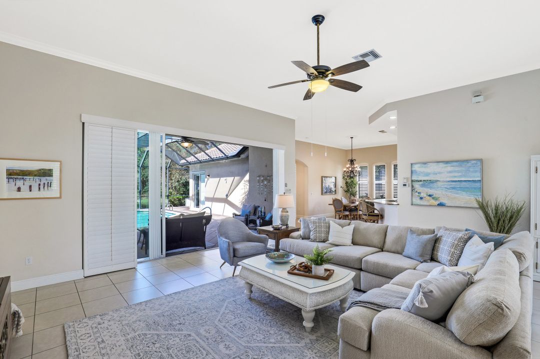 919 Tivoli Ct, Naples, FL 34104