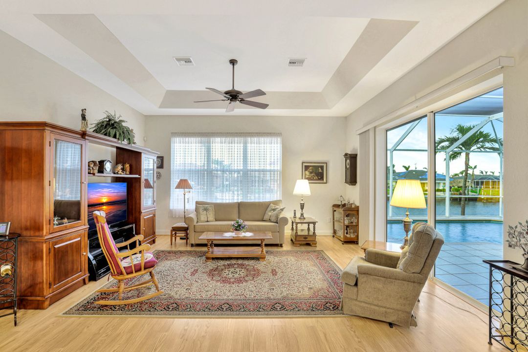 2709 SW 37th St, Cape Coral, FL 33914