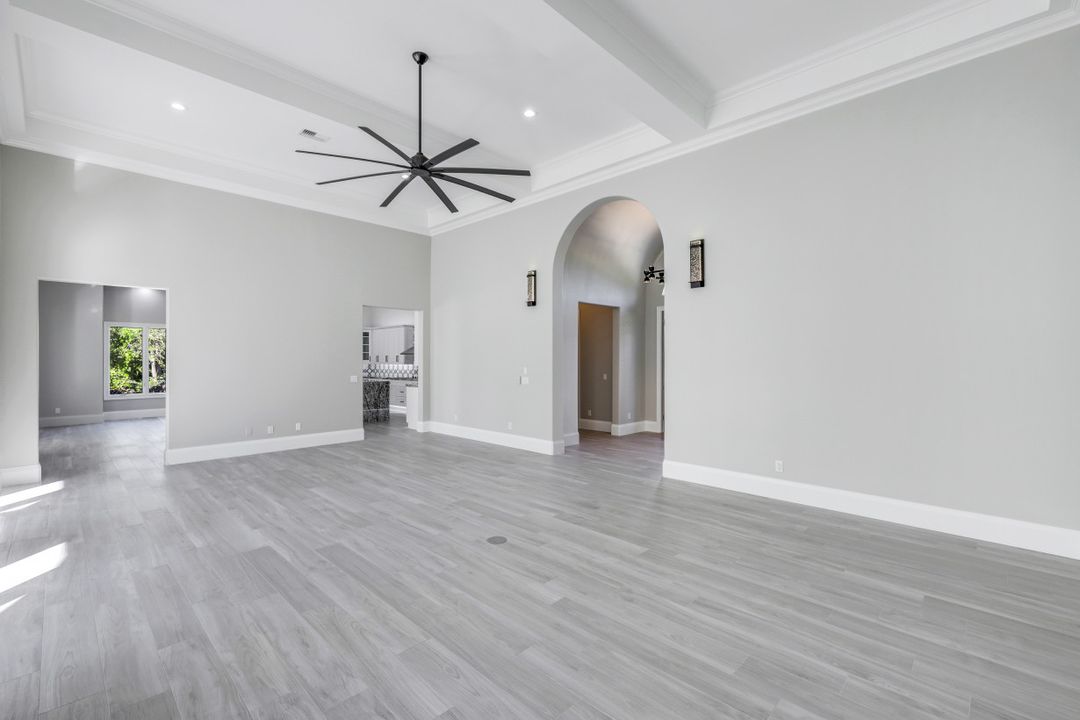 4040 1st Ave SW, Naples, FL 34119