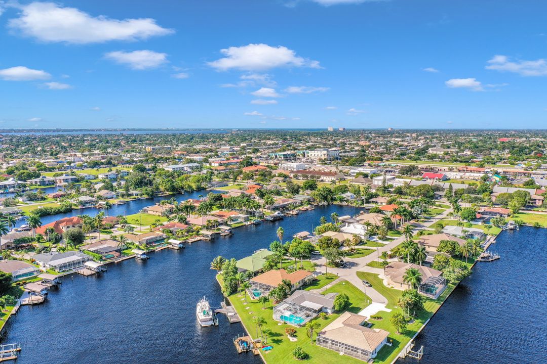 1745 SE 44th Terrace, Cape Coral, FL 33904