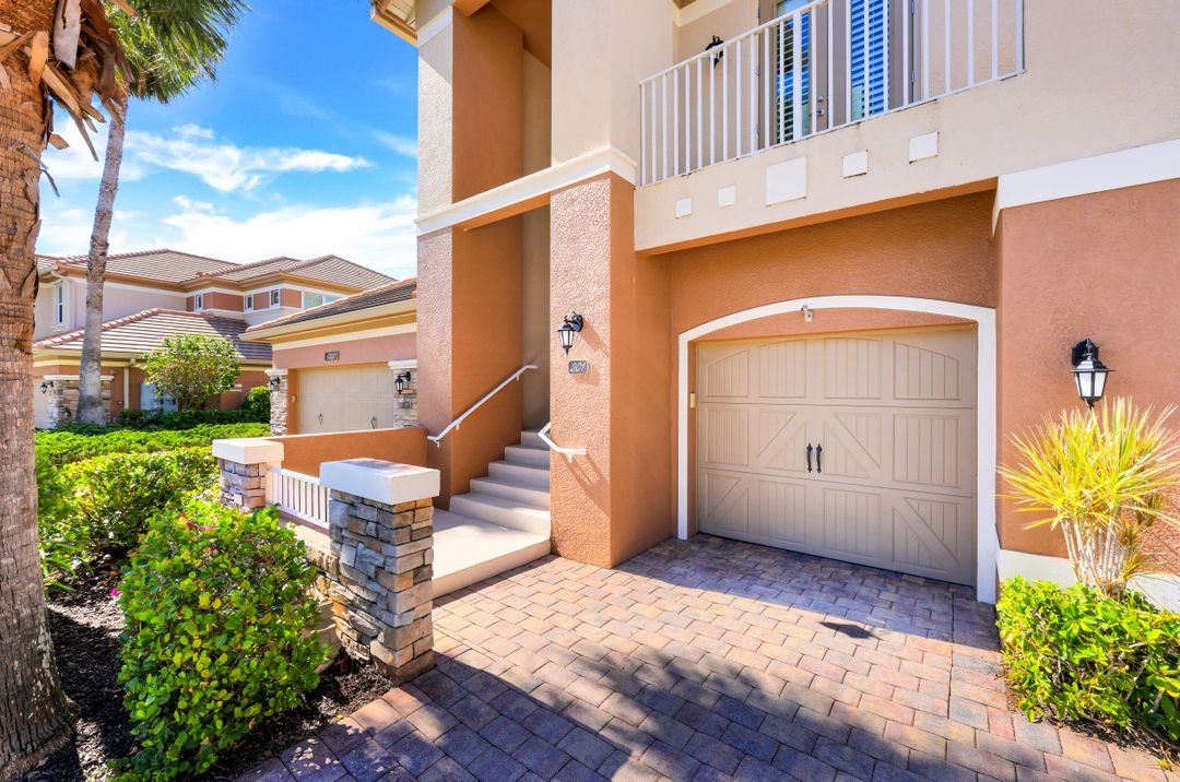 9220 Quartz Ln #201, Naples, FL 34120