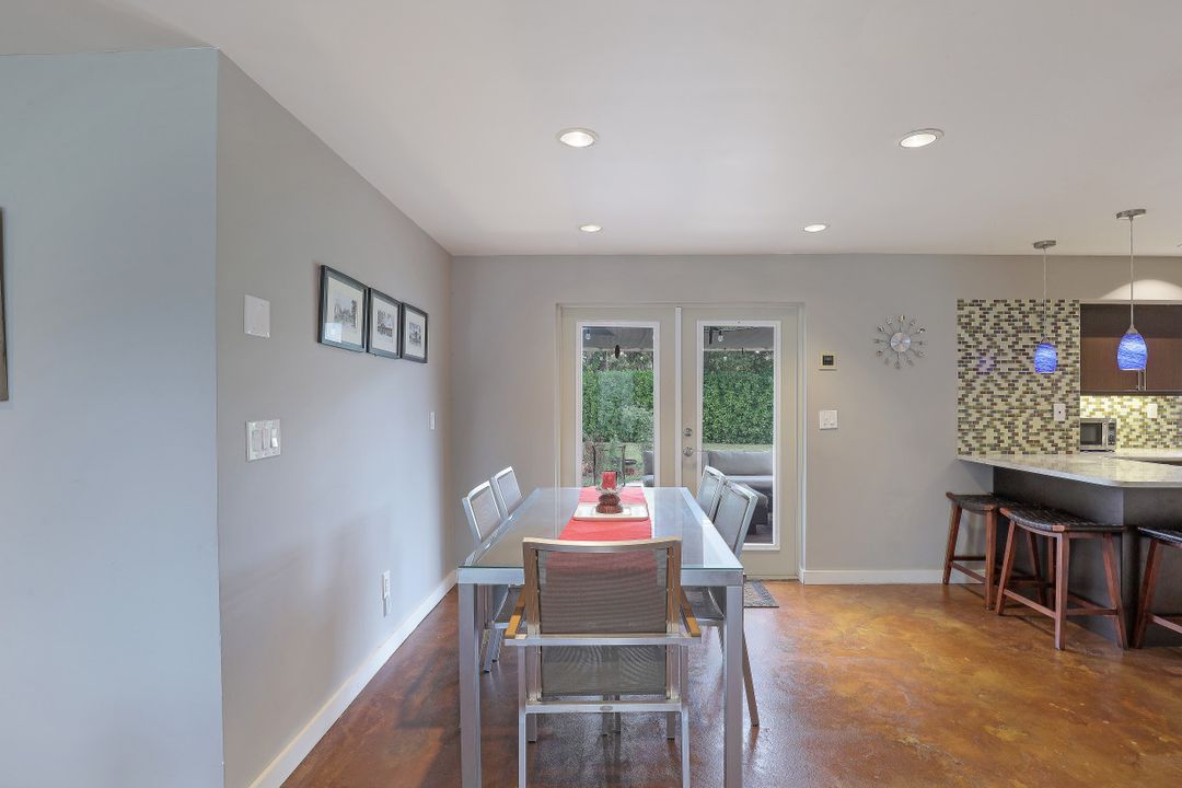 2697 Outrigger Ln, Naples, FL 34104