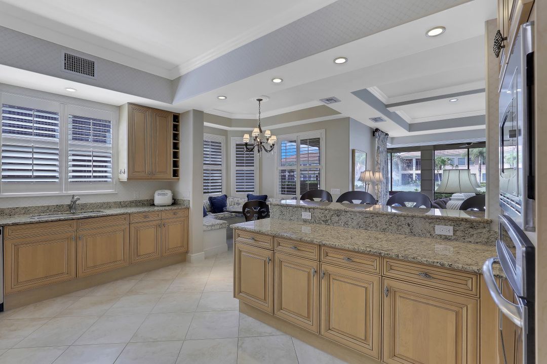 575 Avellino Isles Cir #101, Naples, FL 34119