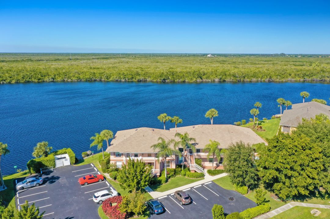 1045 Mainsail Dr #413, Naples, FL 34114