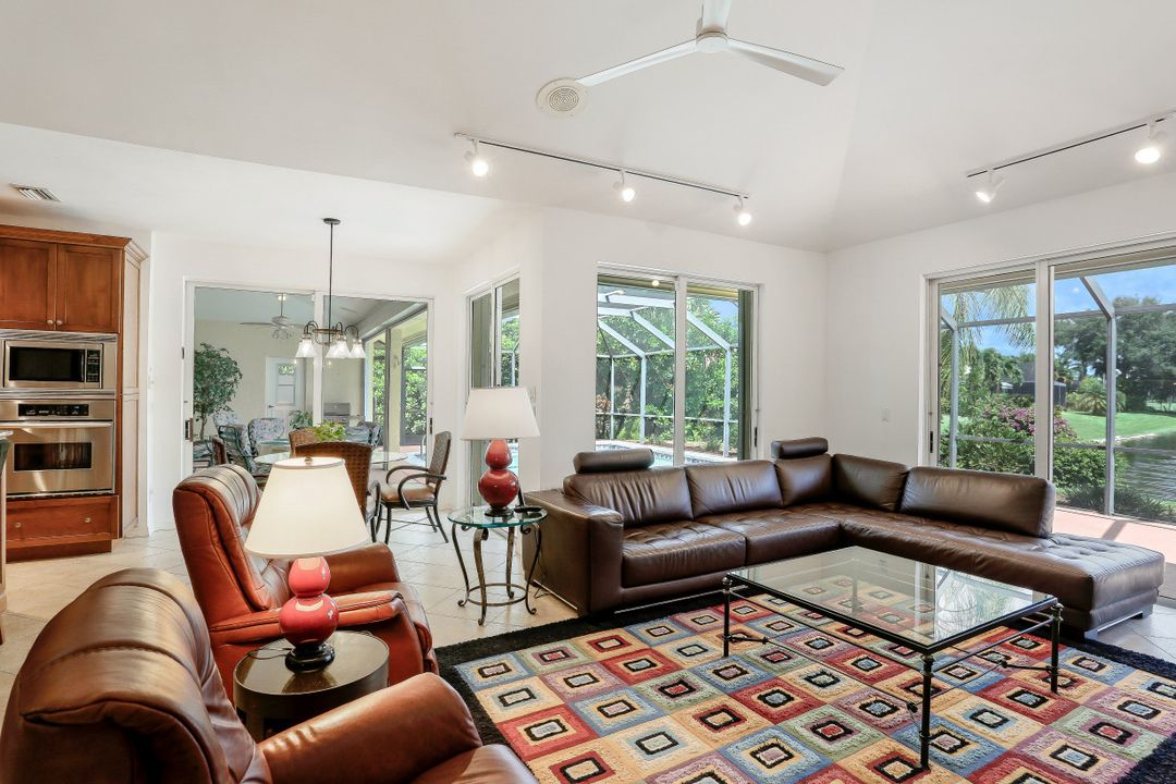 5895 Sonoma Ct, Naples, FL 34119