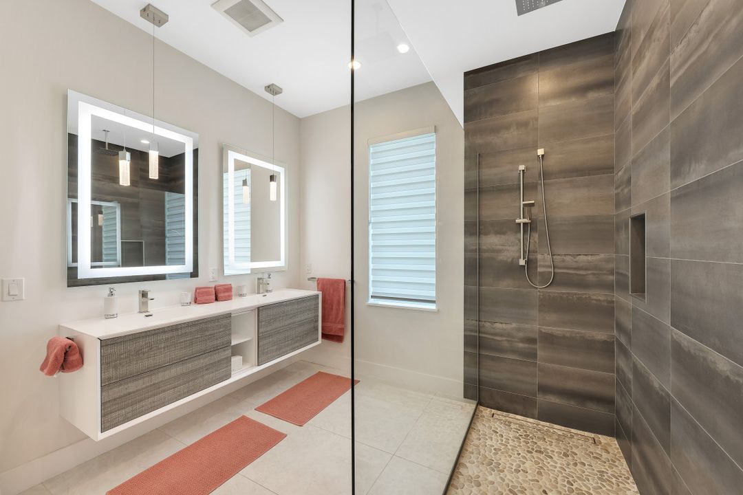 5084 Sorrento Ct, Cape Coral, FL 33904