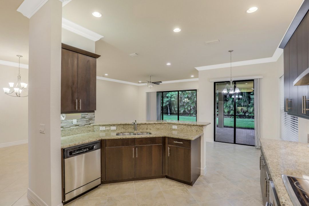 3192 Pacific Dr, Naples, FL 34119