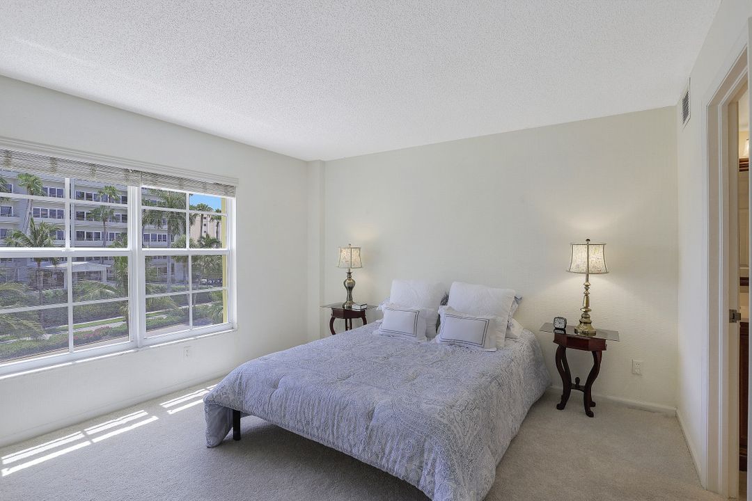 1900 Gulf Shore Blvd N #201, Naples, FL 34102