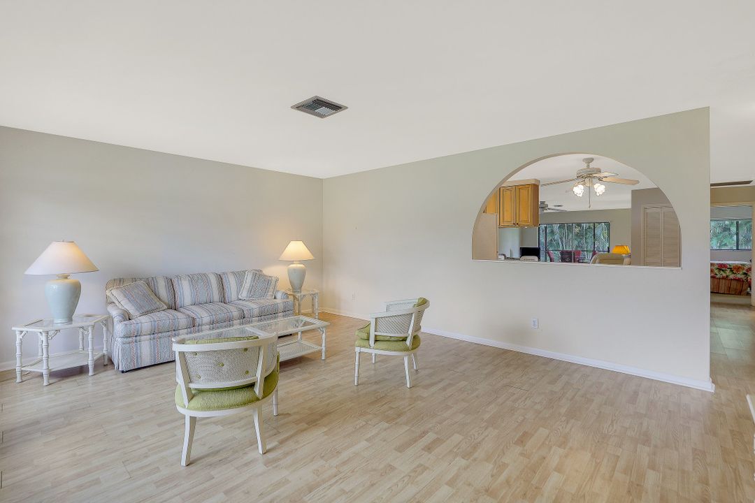 691 104th Ave N, Naples, FL 34108