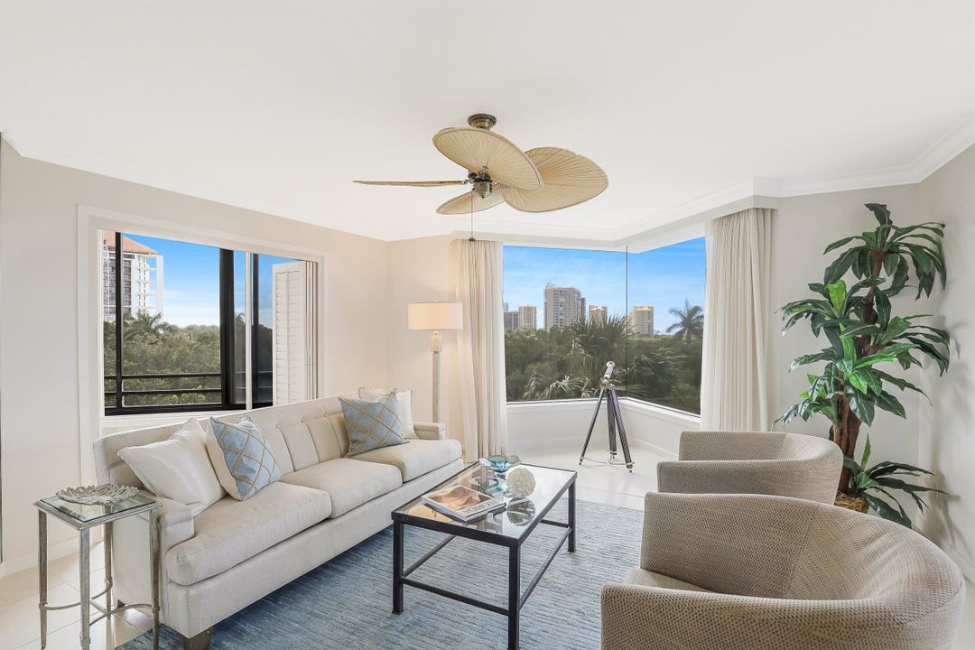 5555 Heron Point Dr #402, Naples, FL 34108