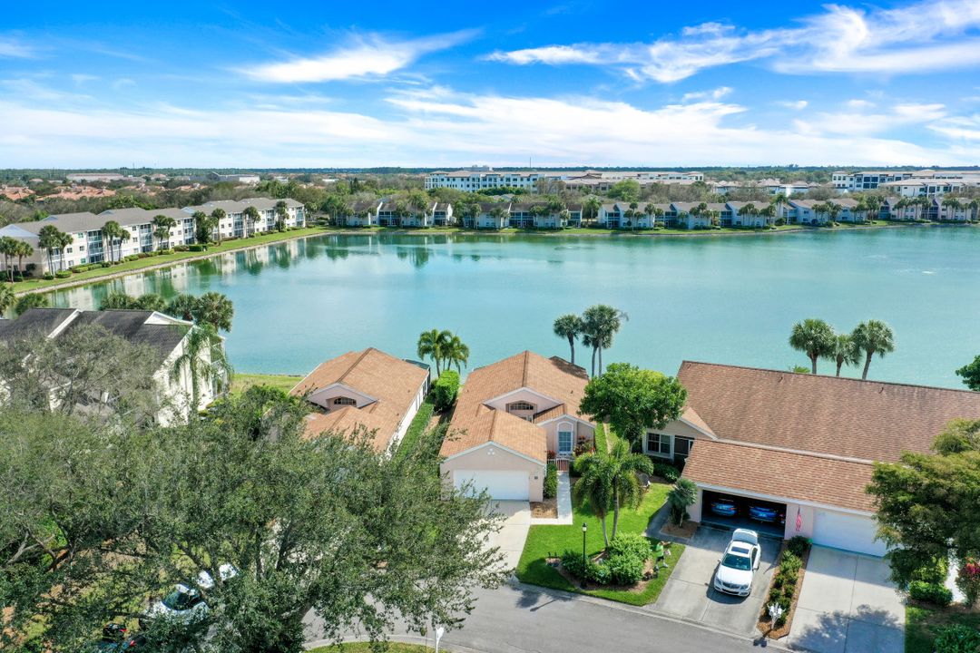 2810 Sailors Way, Naples, FL 34109