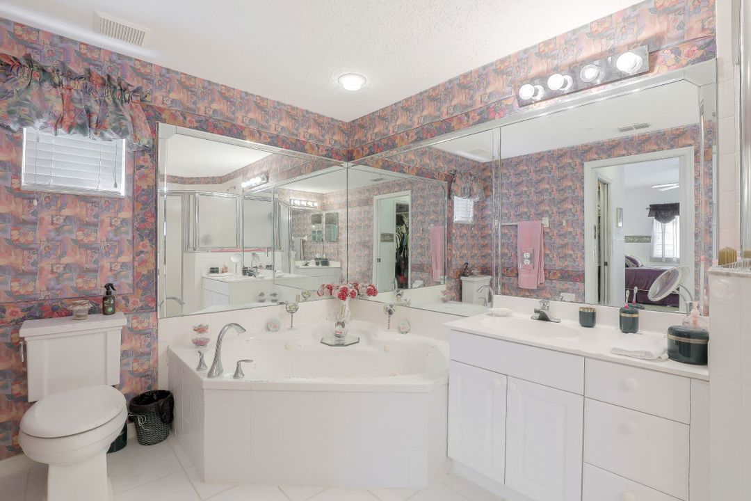 9060 Michael Cir #411, Naples, FL 34113