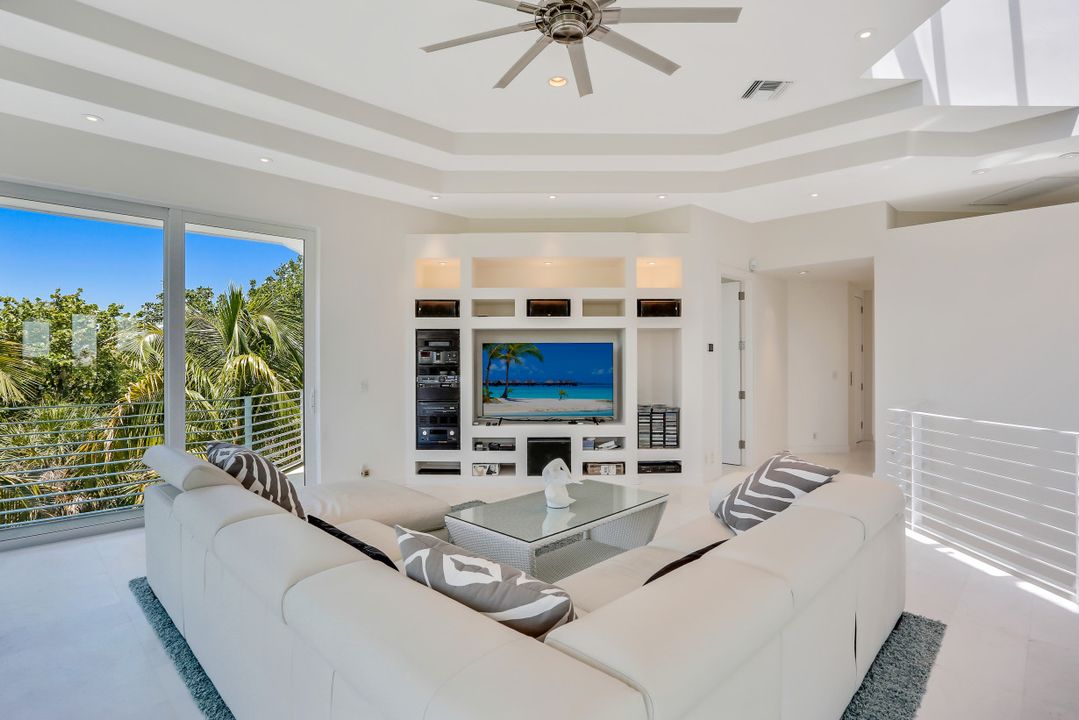 795 Waterside Dr, Marco Island, FL 34145