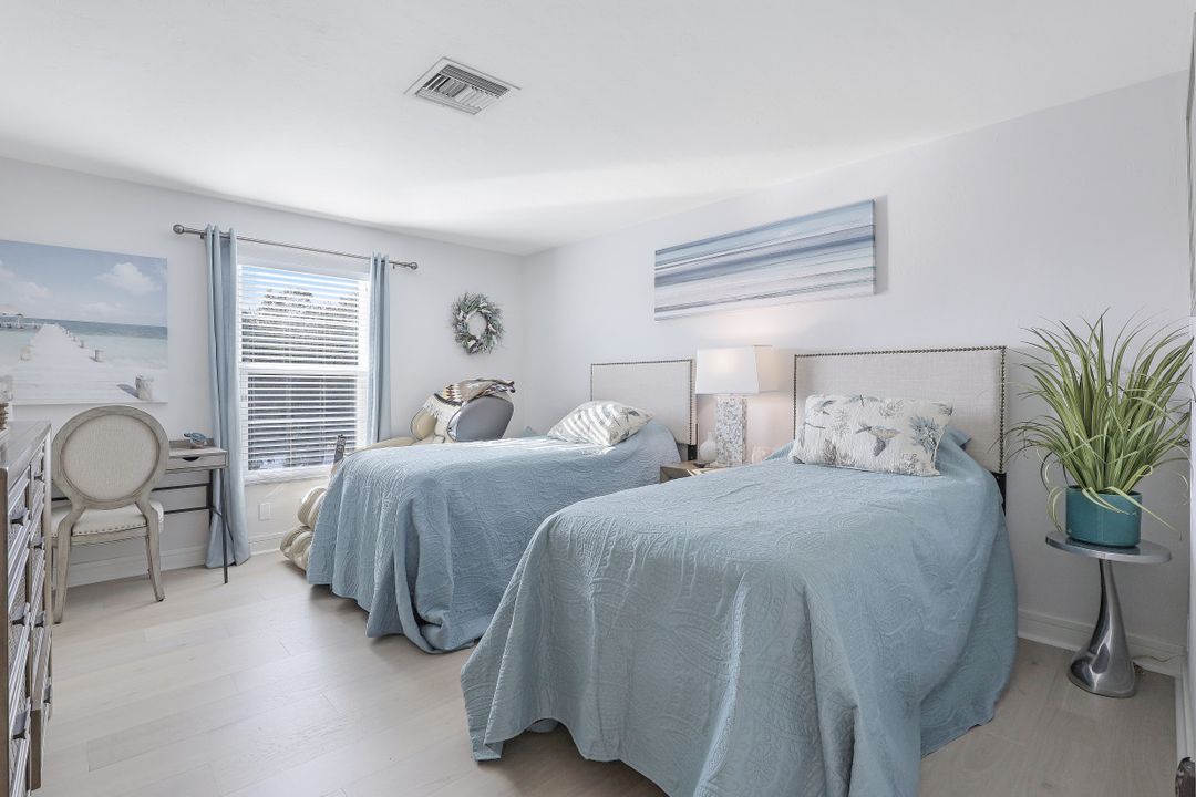 4786 West Blvd #B-201, Naples, FL 34103