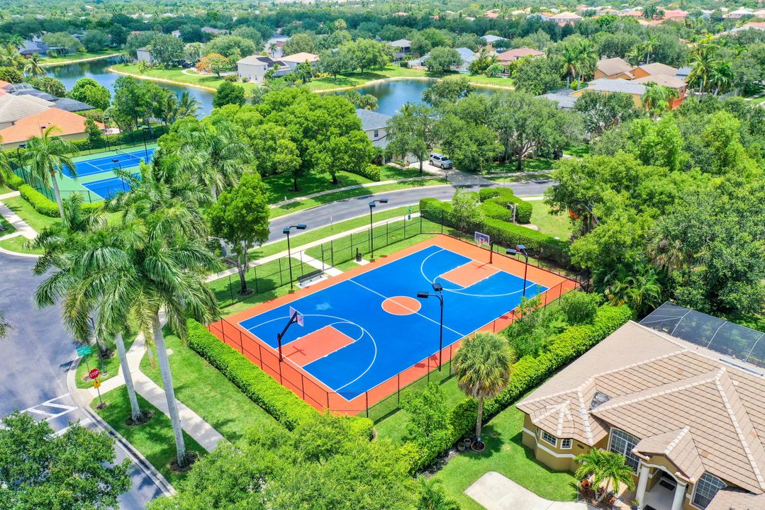 14849 Fripp Island Ct, Naples, FL 34119