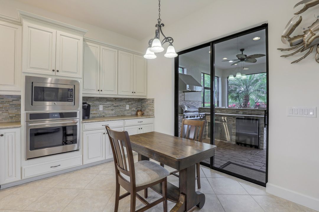 8443 Palacio Terrace W, Naples, FL 34114