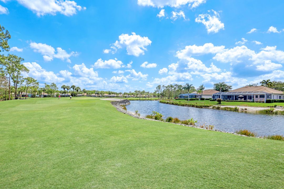 8586 Gleneagle Way, Naples, FL 34120