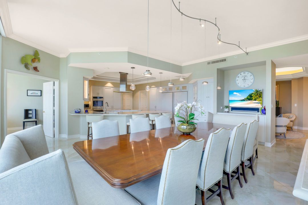 435 Dockside Dr #PH-02, Naples, FL 34110