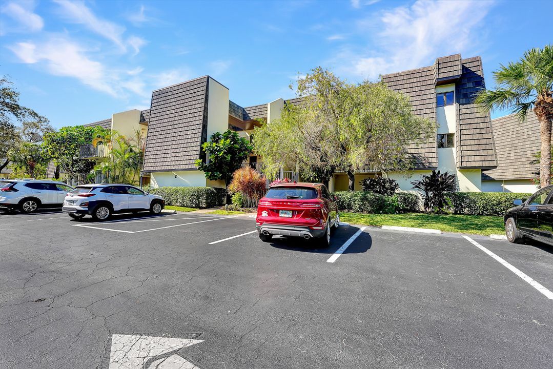 1617 Spoonbill Ln, Naples, FL 34105