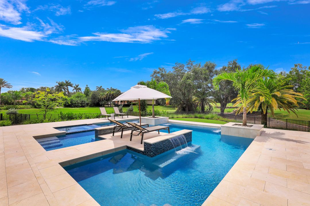 13610 Pondview Cir, Naples, FL 34119