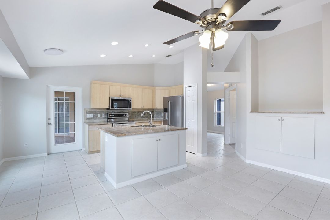 2811 26th Ave SE, Naples, FL 34117