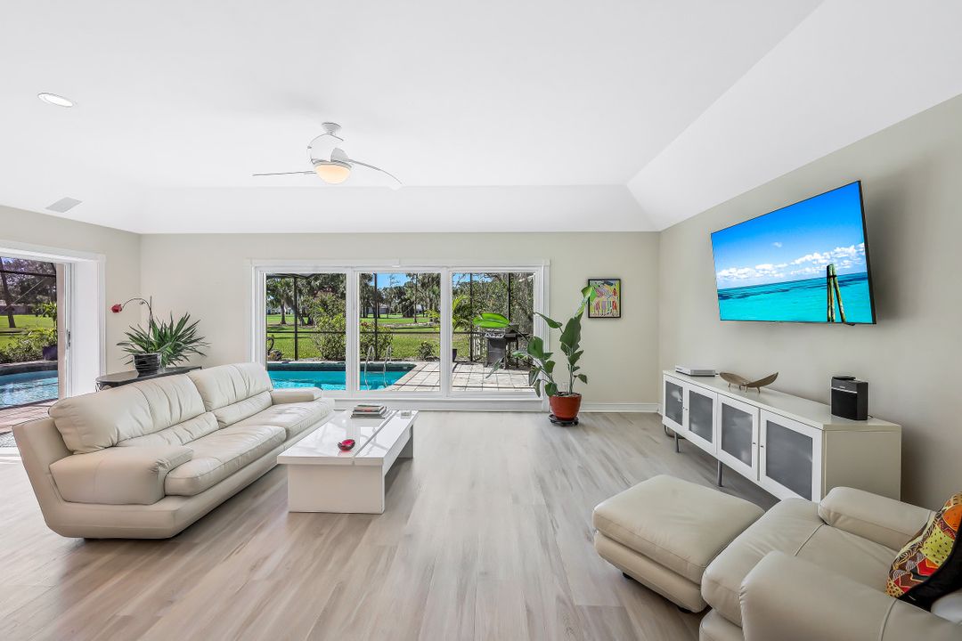 2016 Duke Dr, Naples, FL 34110