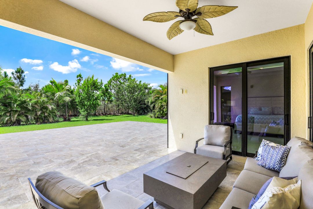 2134 Antigua Ln, Naples, FL 34120