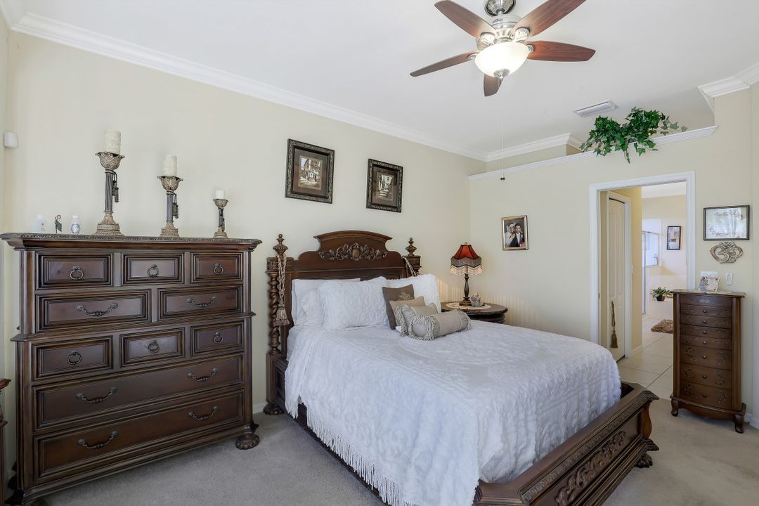 2084 Crestview Way, Naples, FL 34119