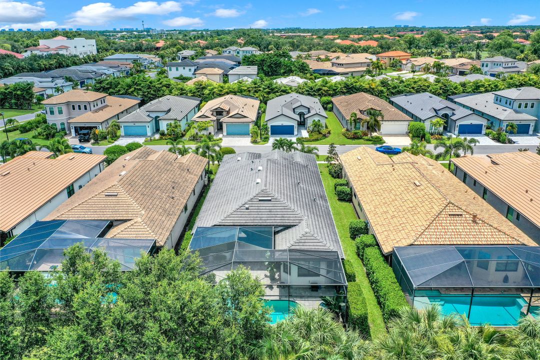 10102 Palazzo Dr, Naples, FL 34119