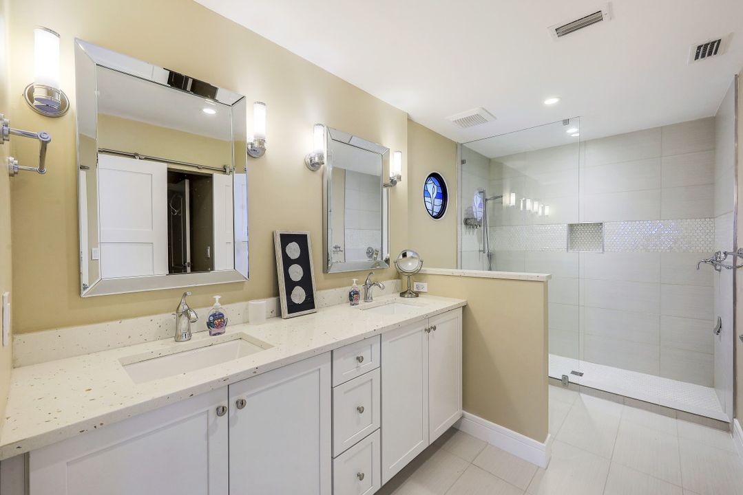 812 10th Ave S #812, Naples, FL 34102