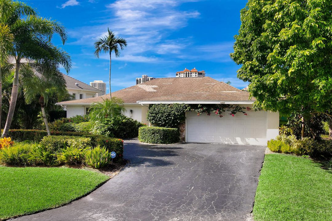 5165 Starfish Ave, Naples, FL 34103