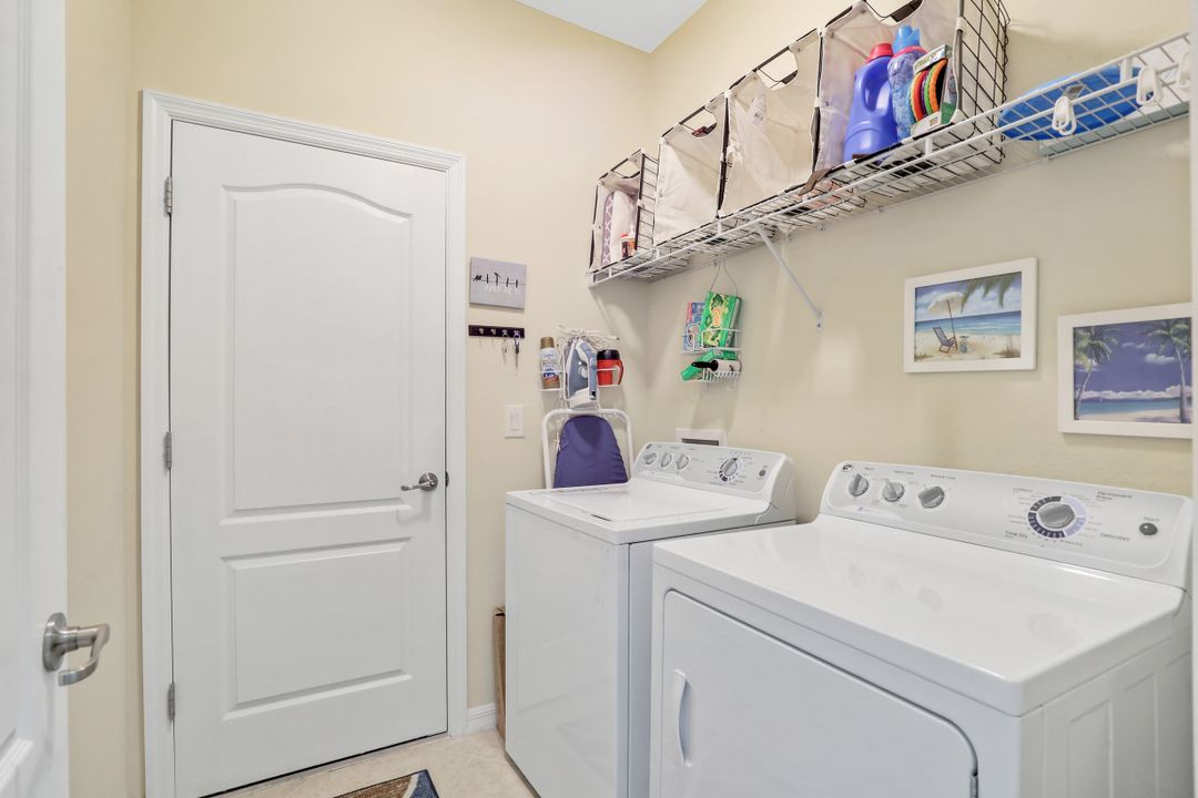 3618 Treasure Cove Cir, Naples, FL 34114