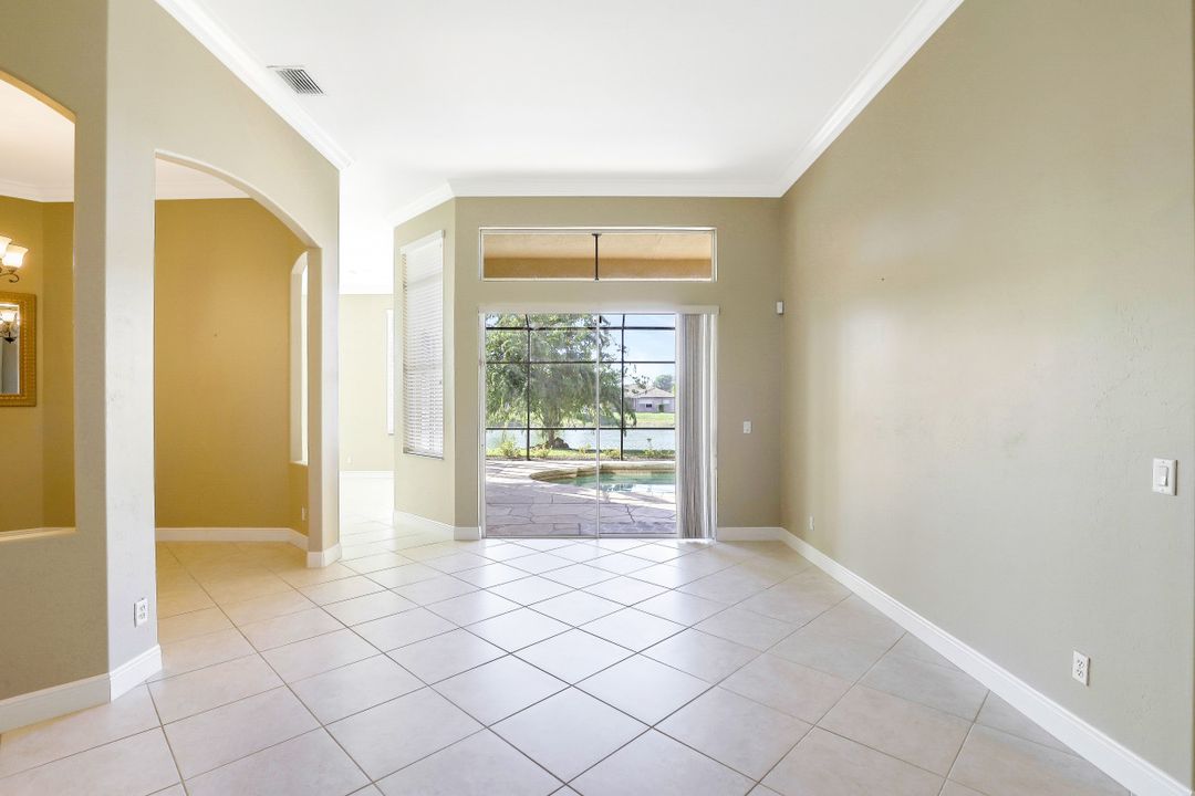 3304 Potomac Ct, Naples, FL 34120