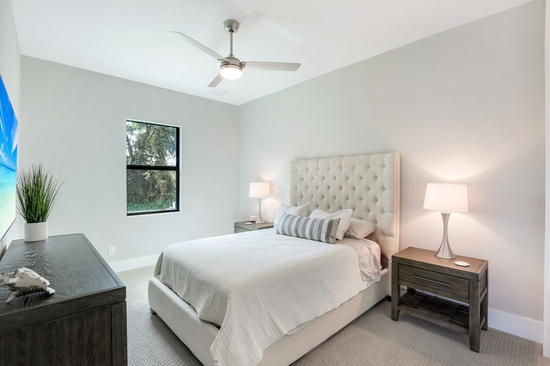 2088 Oakes Blvd, Naples, FL 34119