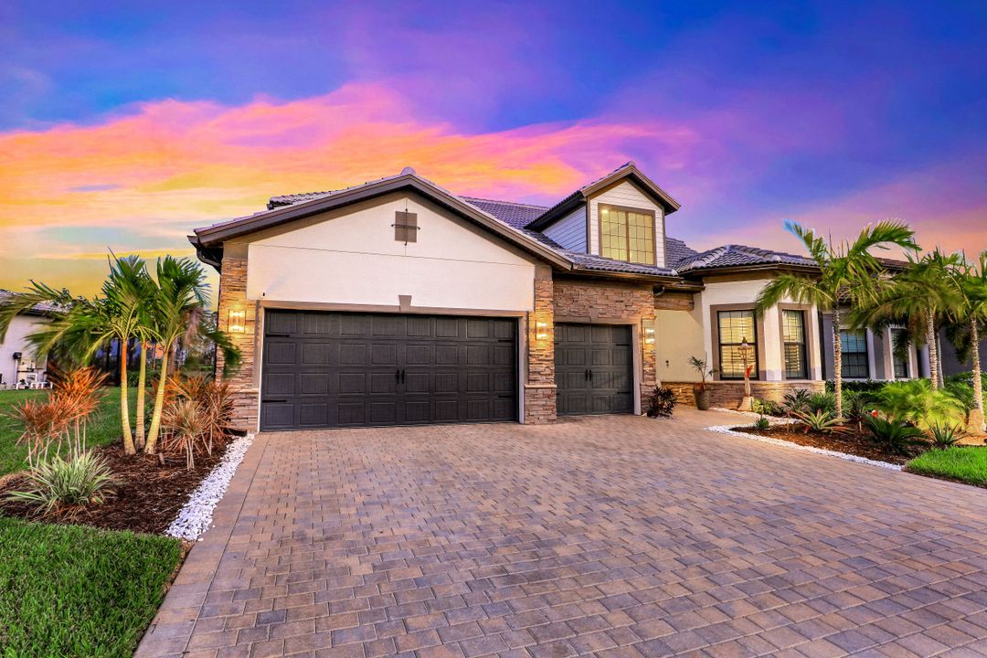 19617 Waterman Ct, Miromar Lakes, FL 33913