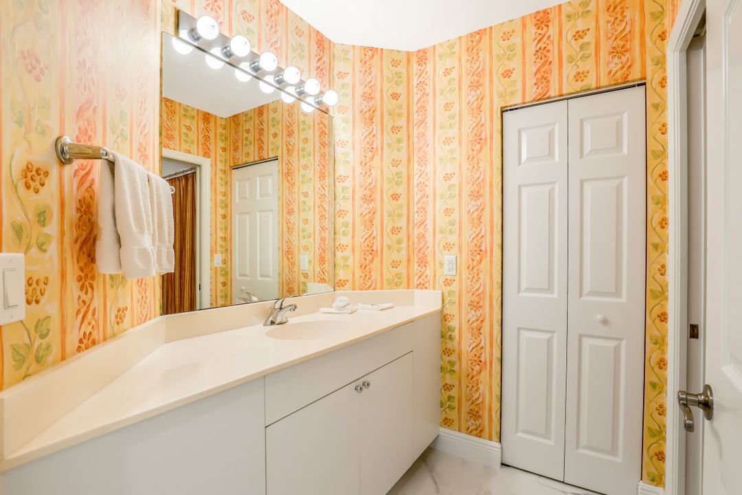 460 Launch Cir #304, Naples, FL 34108