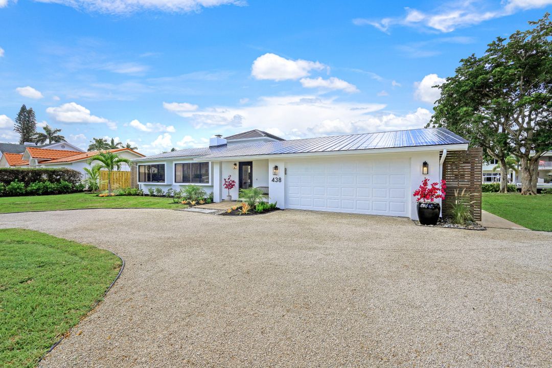 438 Lagoon Ave, Naples, FL 34108